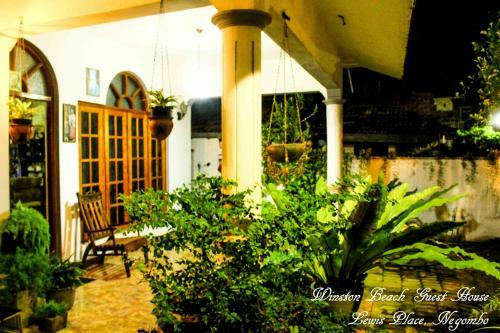 Hostal Winston Dutch Canal Villa Guest House