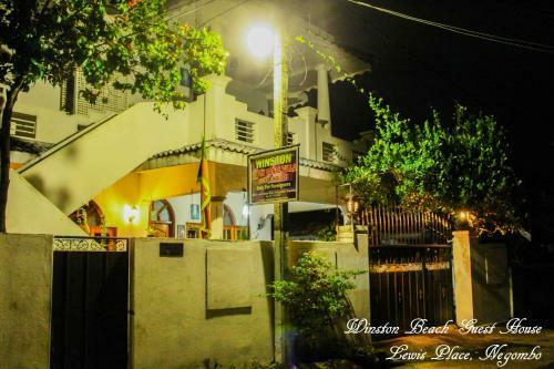 Hostal Winston Dutch Canal Villa Guest House