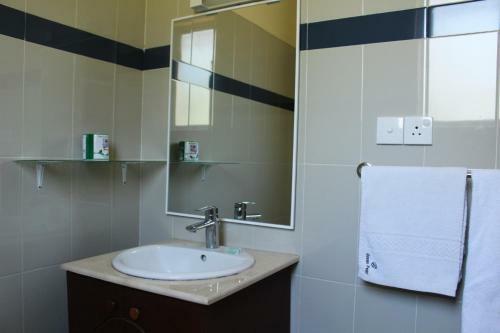 Ocean Pearl Hotel Negombo