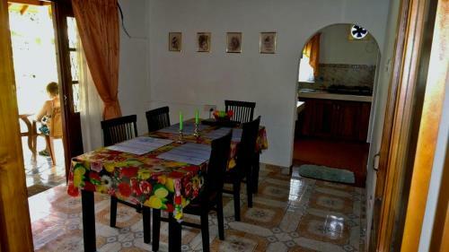 Hostal L.l.p. Guest House