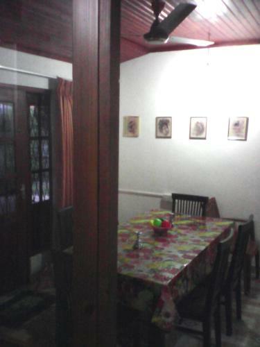 Hostal L.l.p. Guest House