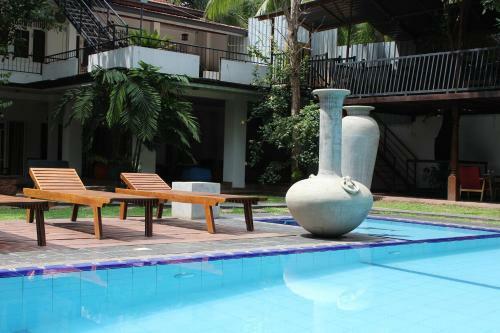 Airport City Hub Hotel