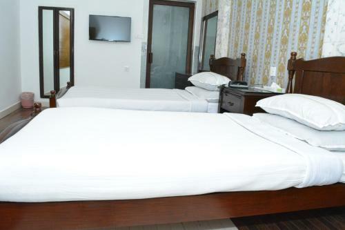 Lawrence View Hotel