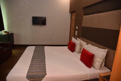 Lawrence View Hotel