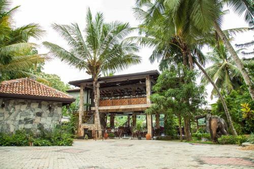 Villa Pinnawala & Restaurant