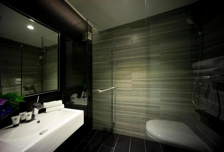 Hotel 81 Opera