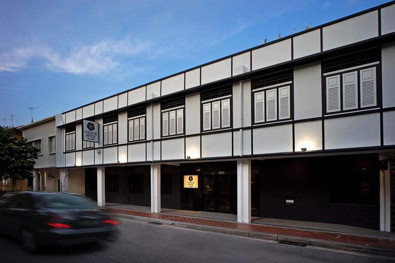 Hotel 81 Opera