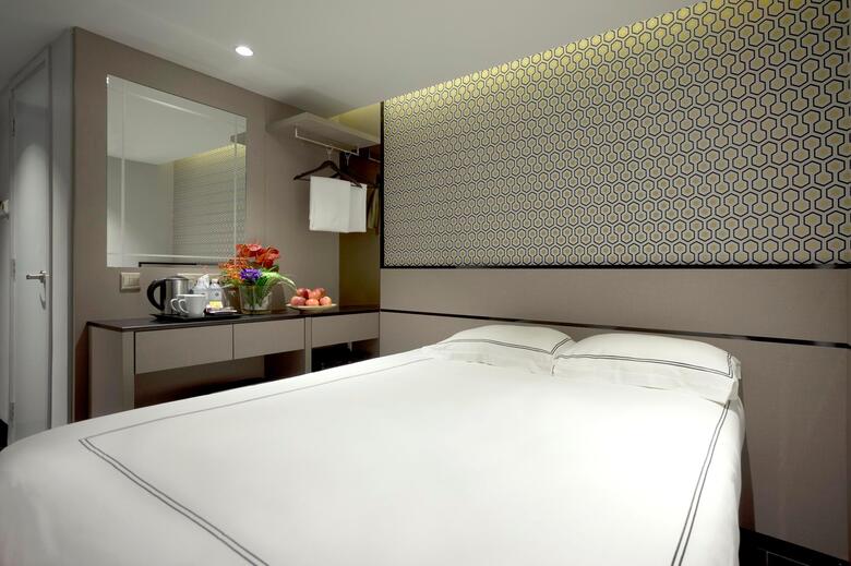 Hotel 81 Opera