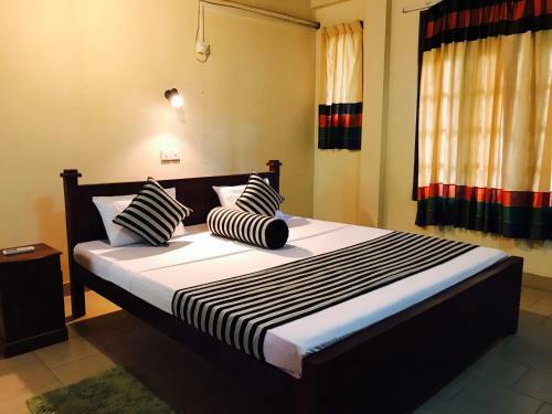 Hotel Inamaluwa Inn