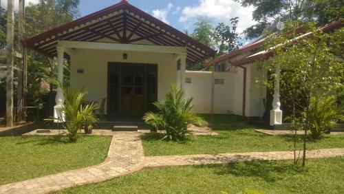 Hotel Sigiri Holiday Home
