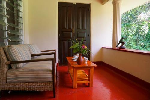 Hotel Talalla Retreat