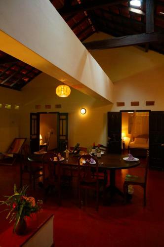 Hotel Talalla Retreat