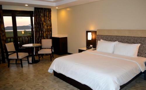 Hotel Coron Westown Resort