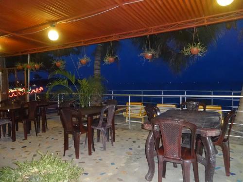 Hotel Dutch Bay Beach Cottages