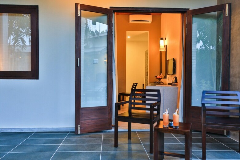 Hotel Chaarya Resort & Spa