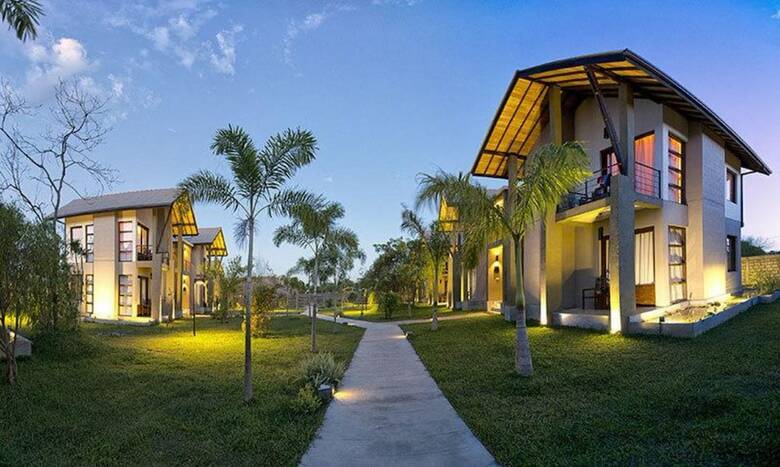 Hotel Chaarya Resort & Spa