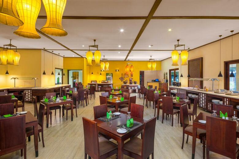 Hotel Chaarya Resort & Spa