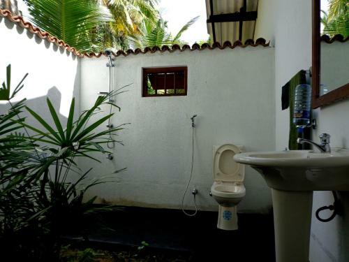 Hotel Shehani Beach Bungalow