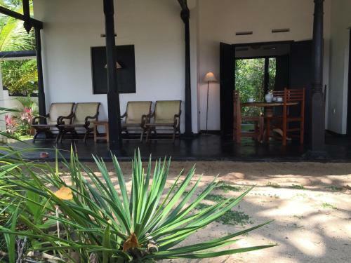 Hotel Shehani Beach Bungalow