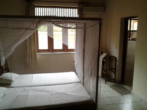 Hotel 4 U
