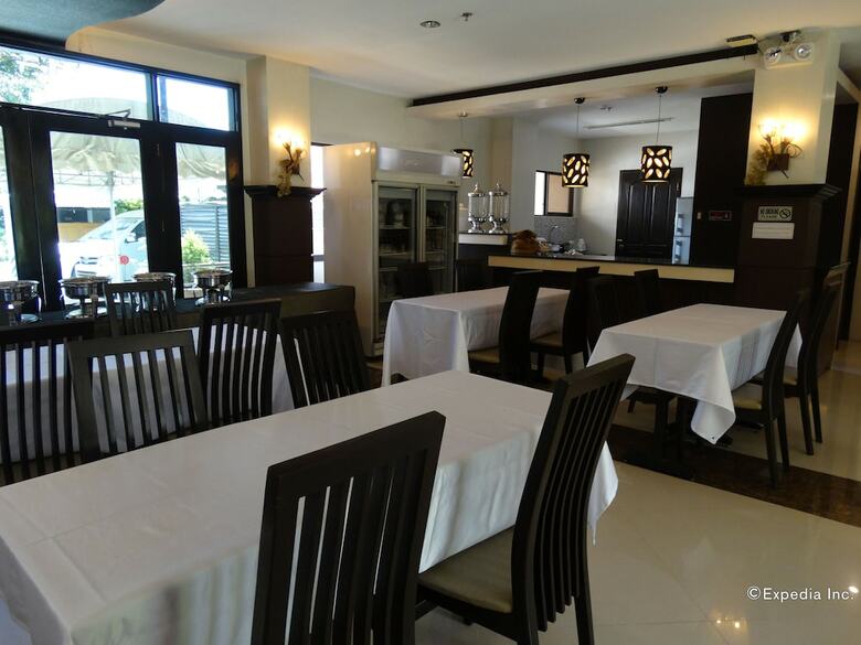 Hotel The Peridot Suites
