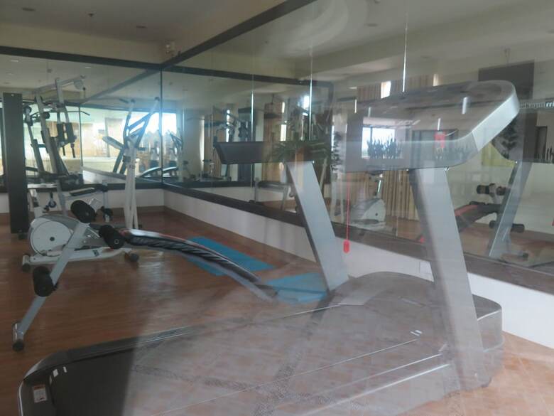 The Pinnacle Hotel And Suites