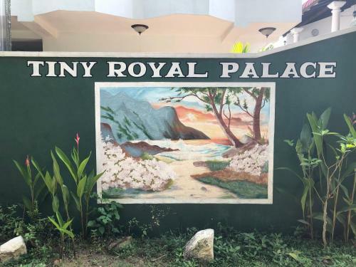 Hostal Tiny Royal Palace