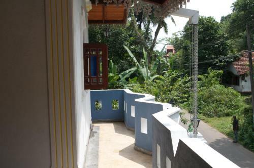 Hostal Tiny Royal Palace