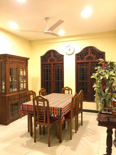 Hostal Tiny Royal Palace