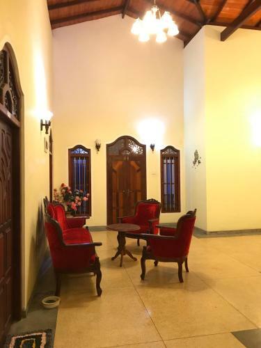 Hostal Tiny Royal Palace