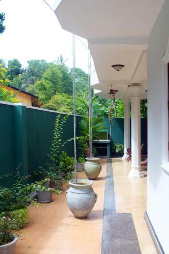 Hostal Tiny Royal Palace
