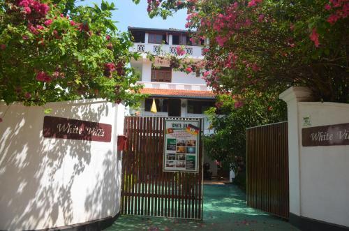 Apartamentos White Villa