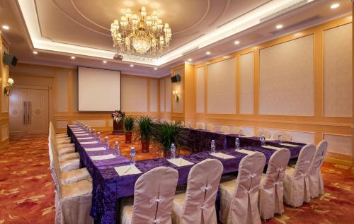 Vienna Hotel Guilin Wanfu Square