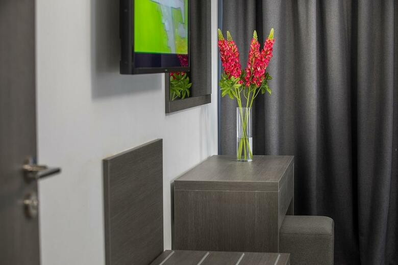 Hotel Apartments Petrou Bros