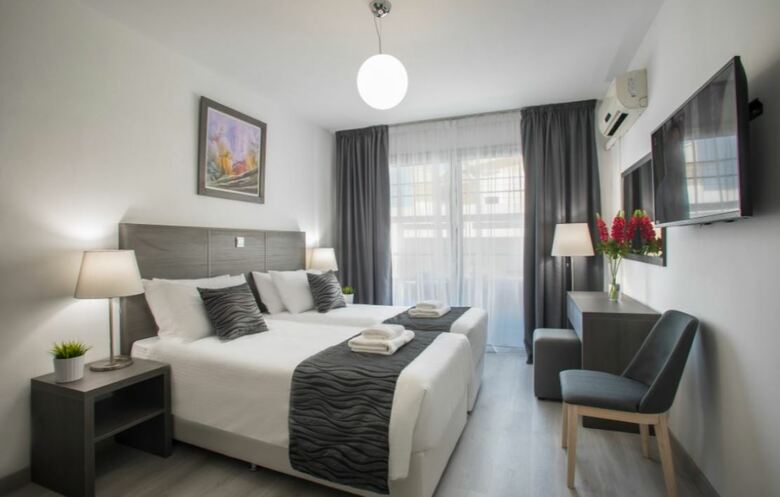 Hotel Apartments Petrou Bros
