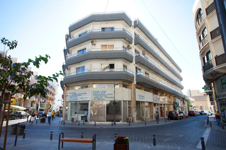 Hotel Apartments Petrou Bros