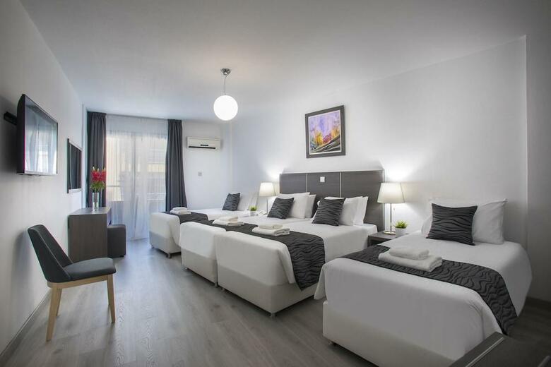 Hotel Apartments Petrou Bros