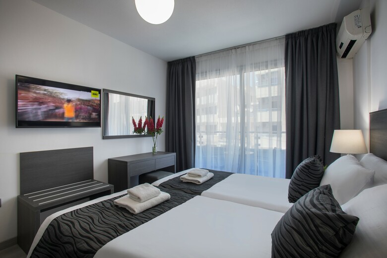 Hotel Apartments Petrou Bros