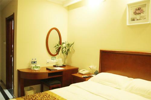 Greentree Inn Jiangsu Nantong Development District Middle Road Business Hotel