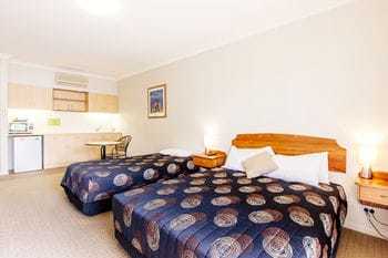 Shamrock Gardens Motel
