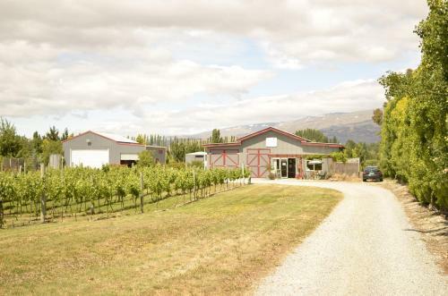 Hostal Weaver Estate Vineyard Cottages