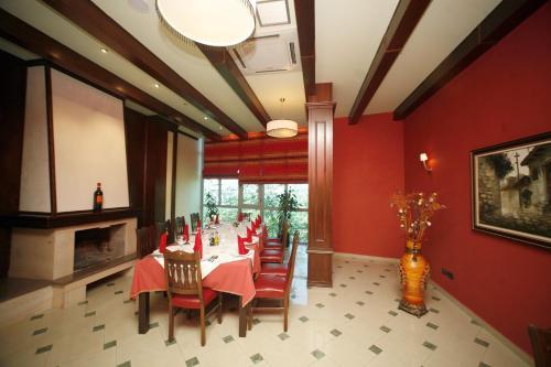 Hotel Dajti Park