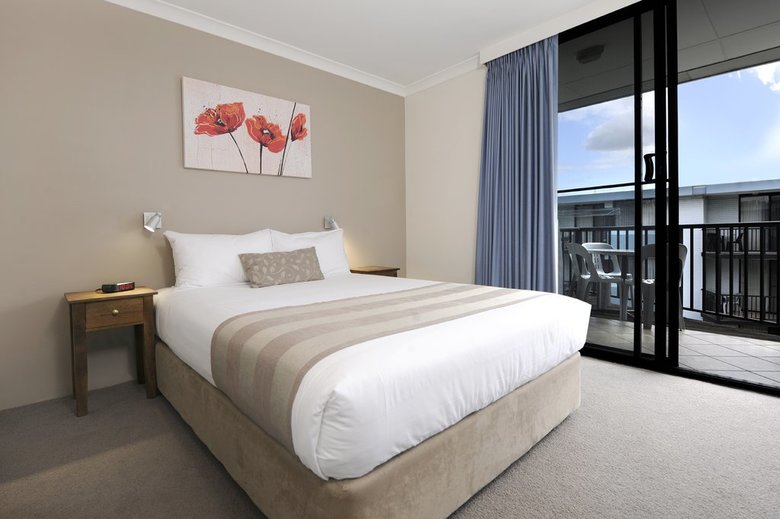 Hotel Waterside Apartments (1 Bdrm)
