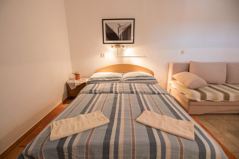 Apartments Milivoj