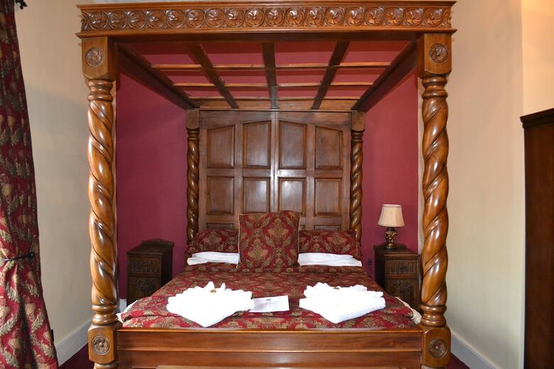 The Red Lion Hotel
