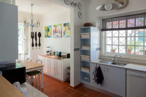 Hostal Parede Guest House