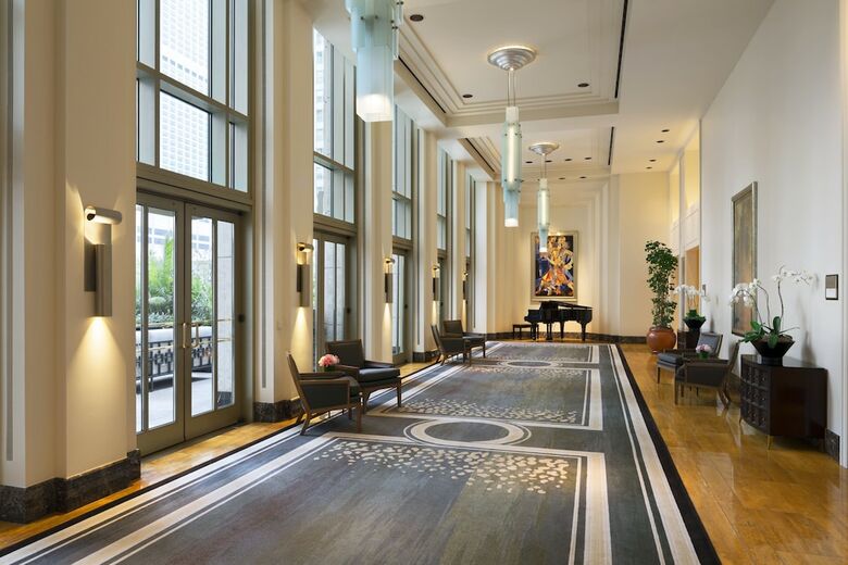 Hotel Peninsula