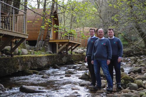 Apartamento Riverbeds Lodges With Hot Tubs