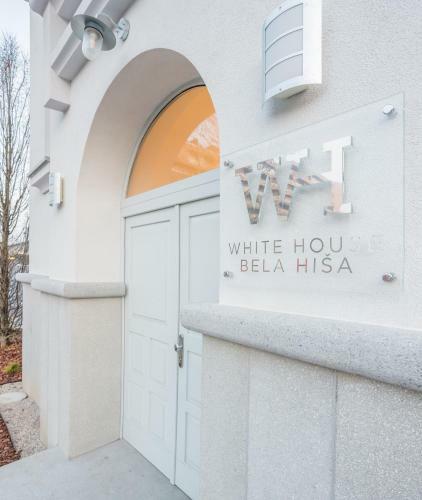 Apartamentos White House Bela Hi?a