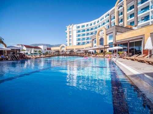 Lumos Deluxe Resort Hotel & Spa